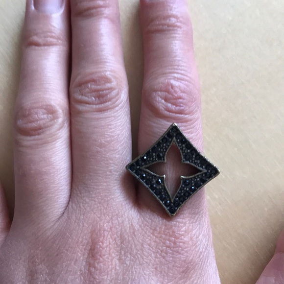 Studded ring - Picture 3 of 3